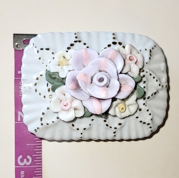 FLORAL CERAMIC TRINKET BOX or JEWELRY BOX - VINTAGE - Picture 7 of 12